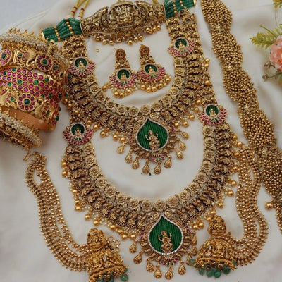 Feminine Chunky Jewellery Sets l